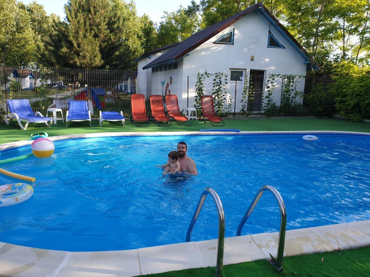 Satul De Vacanta Campo Euro Club Hotel Partizanii Exterior photo